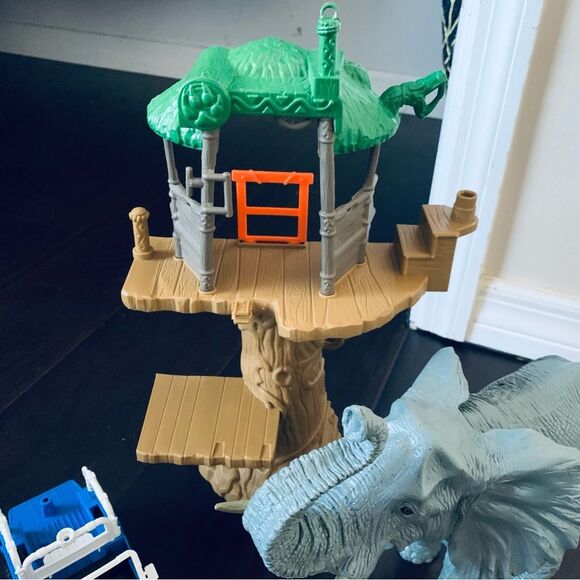 Animal Planet Safari/Jungle Wildlife Treehouse/Playhouse Kids Toy Playset - Picture 4 of 4